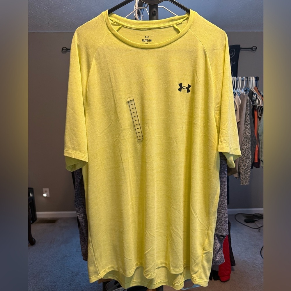 Under Armour Men's Bright Yellow Short Sleeve Tee. NWT - Picture 1 of 5
